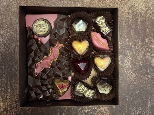 Комплект за Свети Валентин с шоколад и бонбони