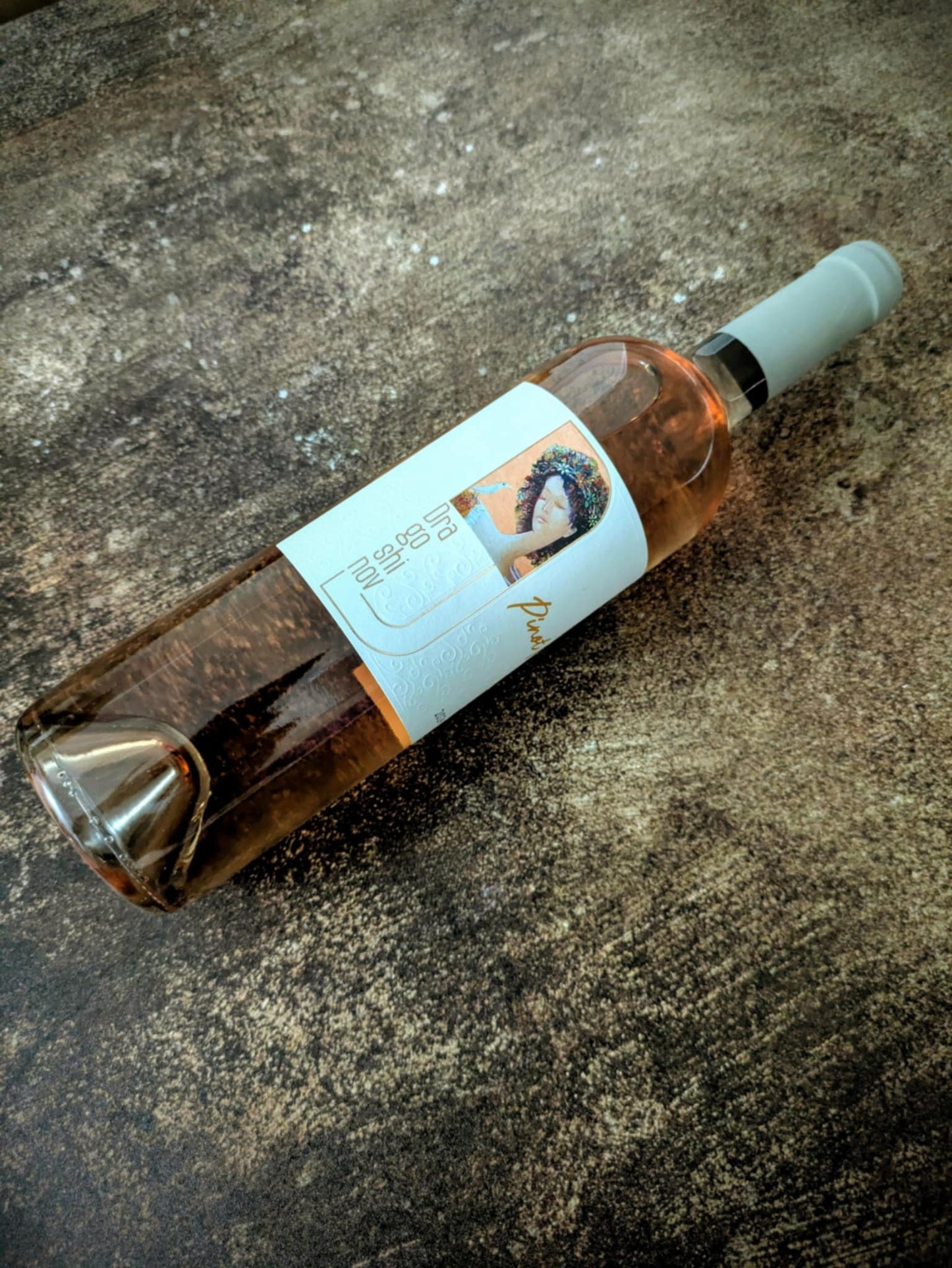 Луксозна подаръчна кутия с Розе, ръчно изработен шоколад, бонбони и свещ