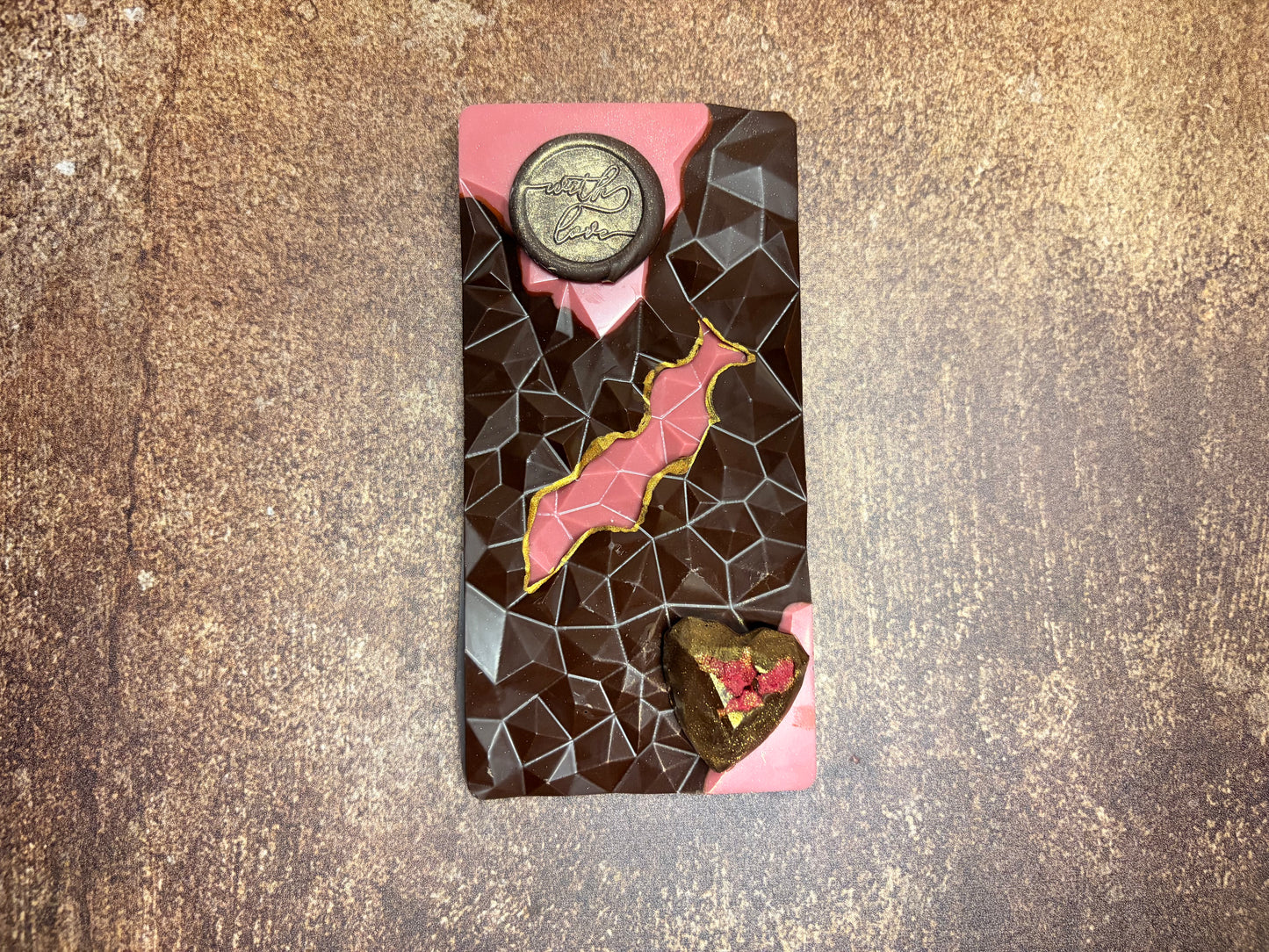 Ръчно изработен шоколад за нея и него